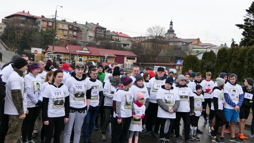 W niedzielnym biegu "Tropem Wilczym" brało udział około 150...