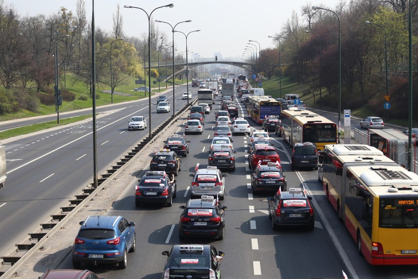 Protest taksówkarzy w Warszawie 8.04.2019