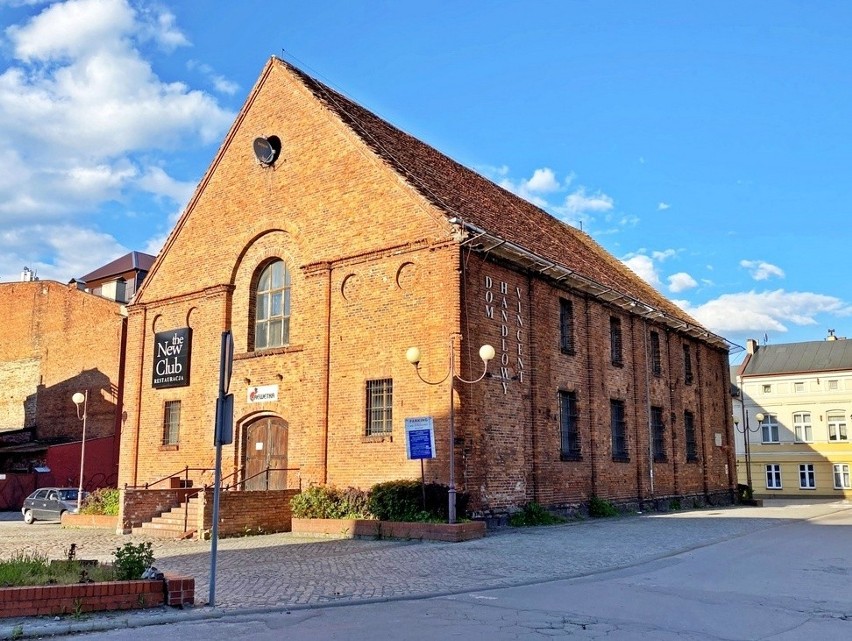 Synagoga w Starogardzie Gdańskim sprzedana. Zabytkowy budynek ma już nowego właściela. Zdjęcia