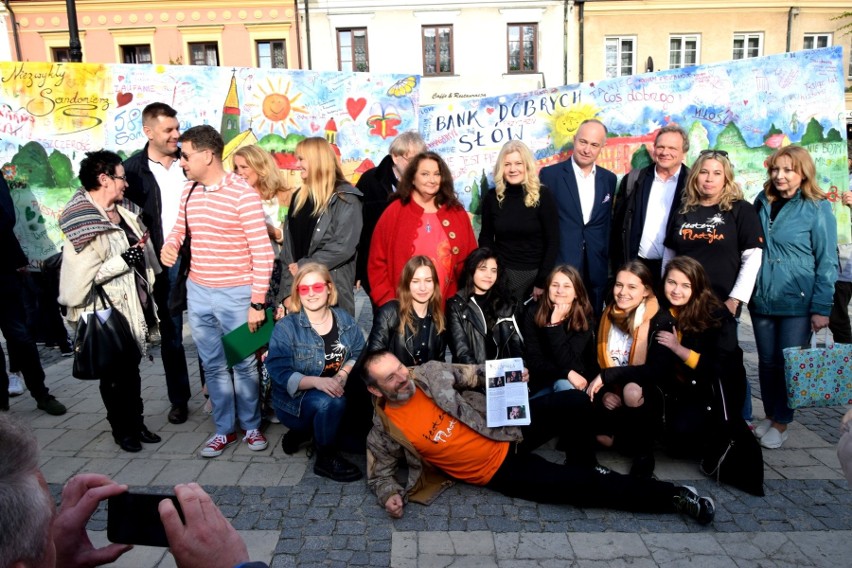 Festiwal Filmów-Spotkań NieZwykłych. Moc atrakcji i gwiazdy na sandomierskim Rynku (DUŻO ZDJĘĆ)