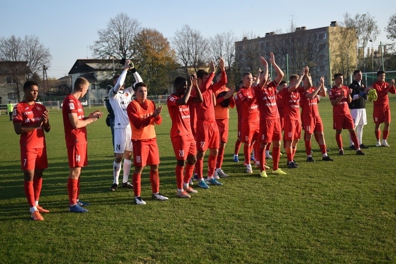 Piłkarska II liga. W niedzielę Widzew żegna kibiców  