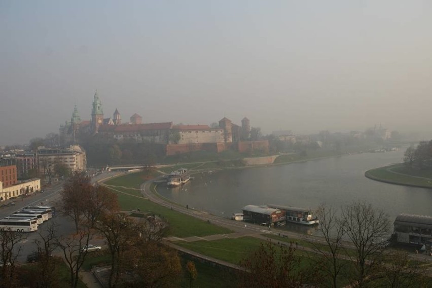 Smog znów atakuje. I stopień zagrożenia smogowego