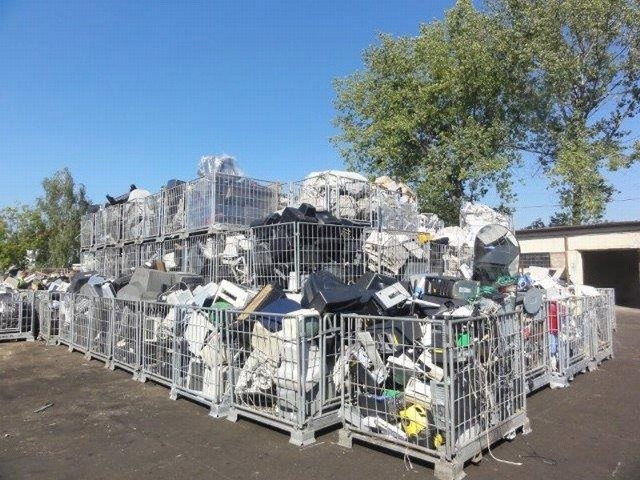Celem akcji "Sprzątanie Świata&#8221; jest z jednej strony kształtowanie prawidłowych postaw społeczeństw w zakresie odpowiedzialnego pozbywania się śmieci