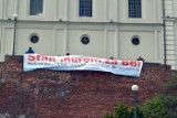 Bielsko-Biała: wielka petycja na murze Zamku Sułkowskich [ZDJĘCIA]