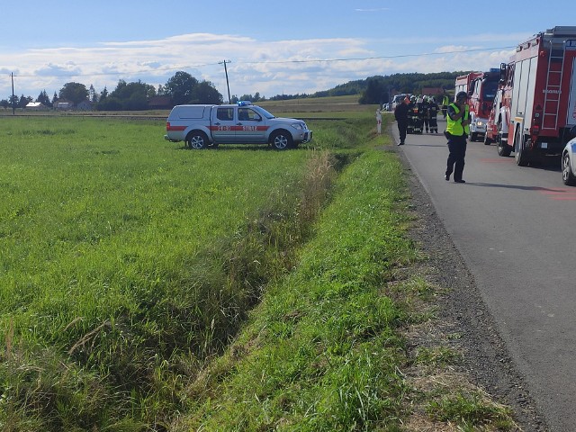 Tragiczny wypadek na niestrzeżonym przejeździe kolejowym w Bajdach.