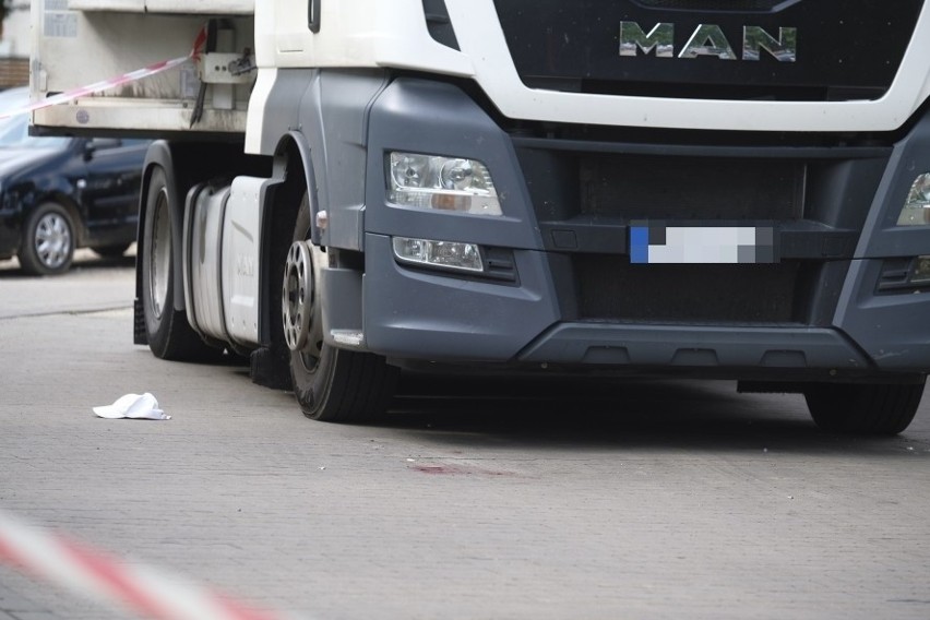 Do groźnego wypadku doszło dziś (19.06) rano obok parkingu...