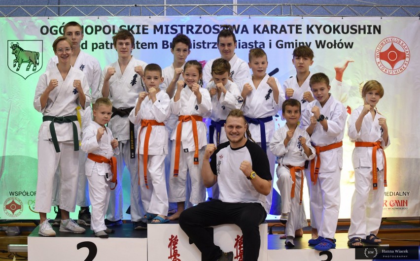 Reprezentanci Zielonogórskiego Klubu Sportowego Karate...