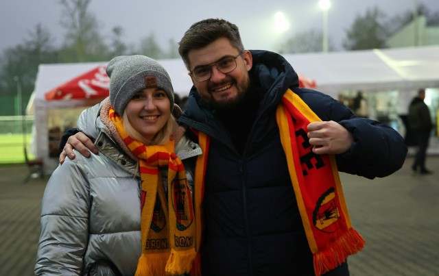 Kibice Korony Kielce na zaległym meczu z Rakowem Częstochowa. Więcej na kolejnych zdjęciach