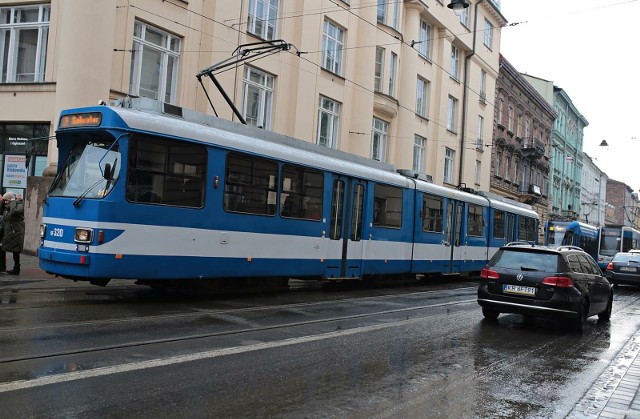 Torowisko na ul. Starowiśnej ma opinię najgorszego w Krakowie. Przebudowa "szyn" plus jezdni jest planowana w latach 2026-2027, z pomocą dotacji unijnej (zdjęcie ilustracyjne)