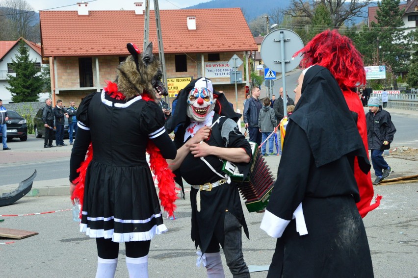 Lany Poniedziałek. Najdziwniejsze tradycje w Małopolsce na śmigus-dyngus                      