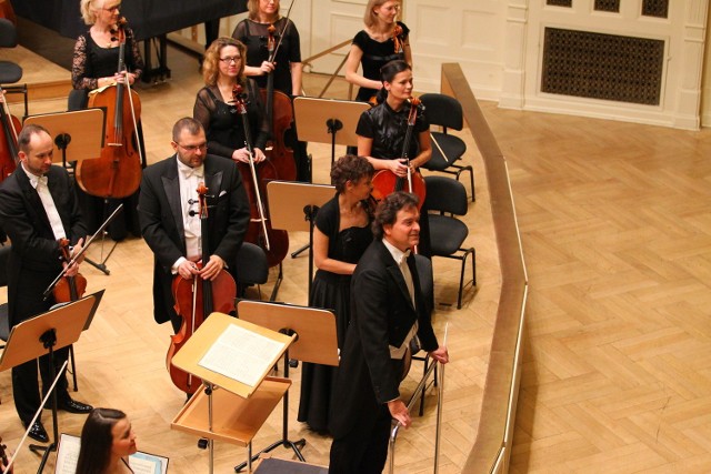 Orkiestrą Filharmonii Poznańskiej dyrygował Karl Sollak