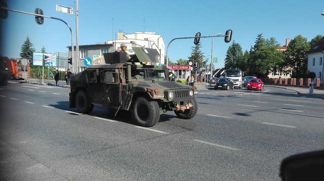 Brodnica. Konwój żołnierzy biorących udział w ćwiczeniach...