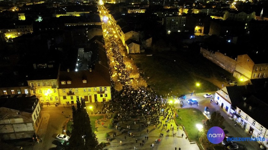 Protest kobiet we Włocławku z lotu ptaka