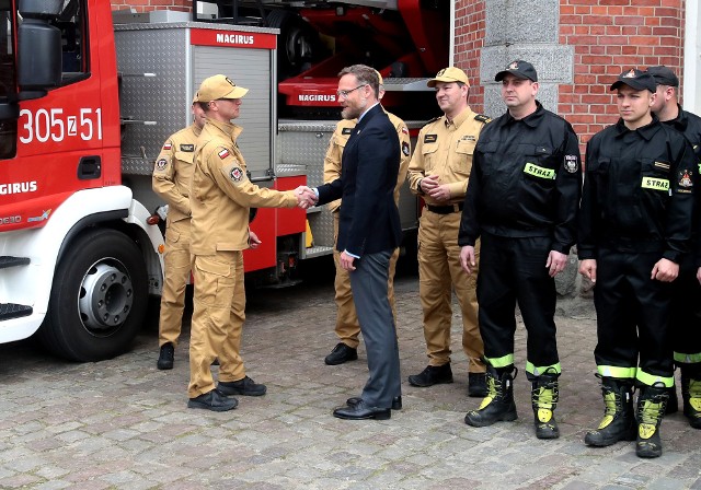 W Polsce od 2003 roku Dzień Strażaka obchodzony jest 4 maja (w Dzień Świętego Floriana, patrona strażaków) jako święto zawodowe, ustanowione przez Sejm Rzeczypospolitej Polskiej.