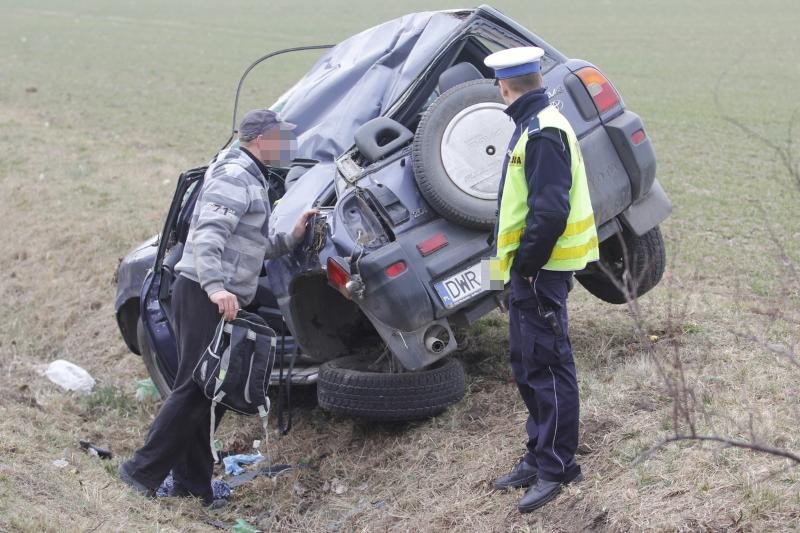 Wypadek w Kiełczowie. Ranna kobieta i dwoje dzieci (ZDJĘCIA)