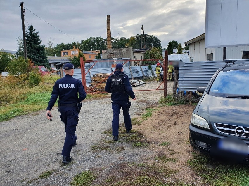 Straż pożarna i policja zostały wezwane w środę (13...