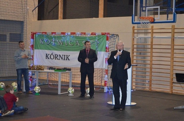 Burmistrz Kórnika, Jerzy Lechnorowski, przemawia podczas poprzedniego jubileuszu Kotwicy