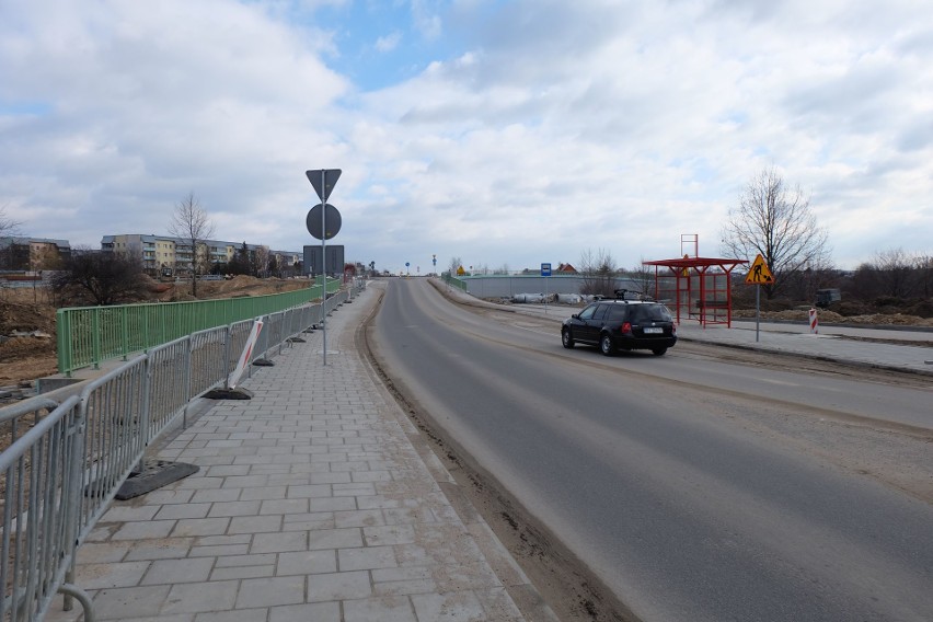 Wcześniejszy termin zakończenia robót był przewidziany na...