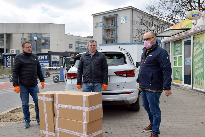 W Kielcach trwa akcja „Zarażeni dobrem”. Firma darmarsklep.pl hojnie obdarowała służbę zdrowia [ZDJĘCIA, WIDEO]