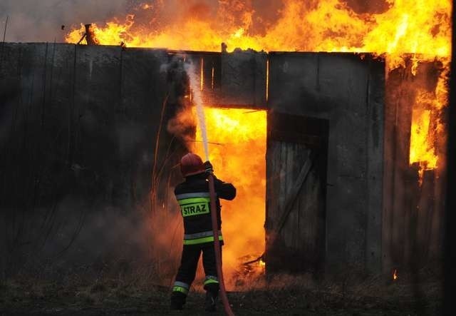 Pożar budynku gospodarczego przy ul. PolnejPożar budynku gospodarczego przy ul. Polnej