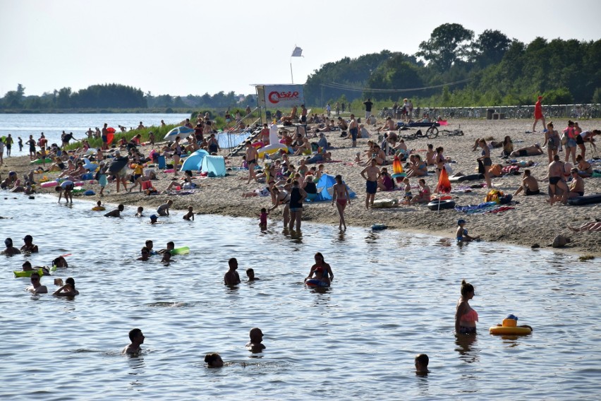 Kąpielisko nad zalewem kluczborskim w Ligocie Górnej.