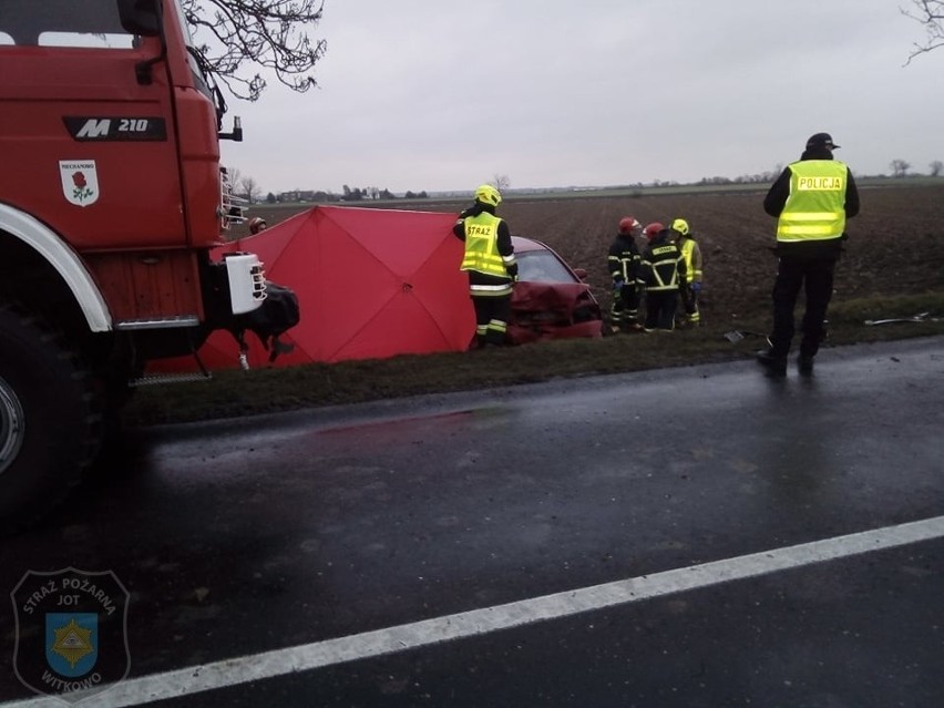 W czołowym zderzeniu dwóch samochodów zginął 62-letni...