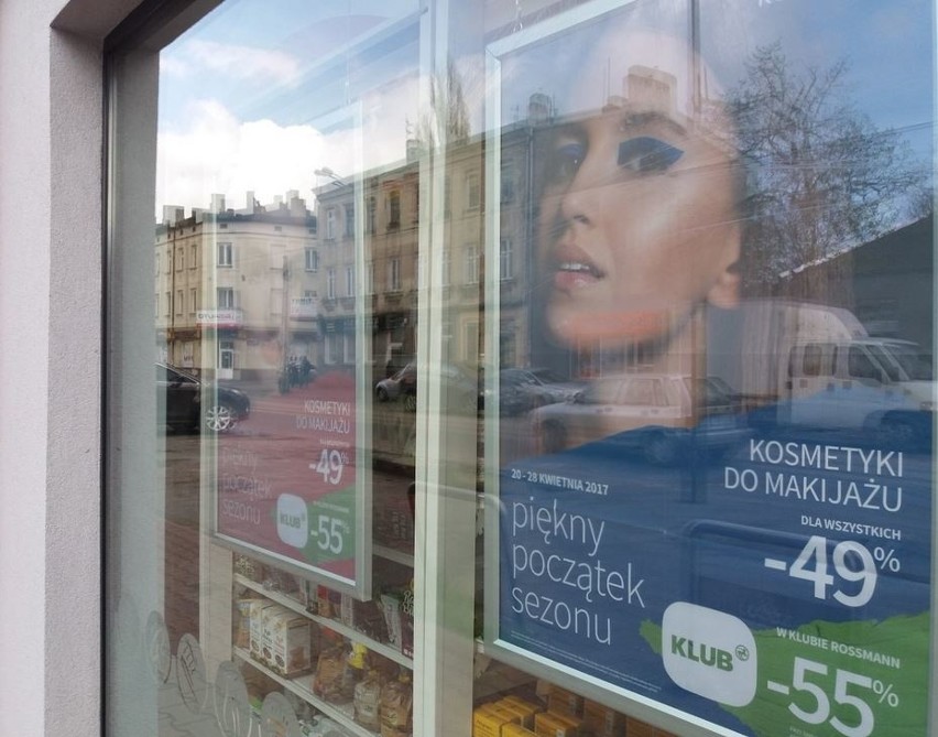 Promocje w Rossmannie 49 procent na wszystkie kosmetyki...