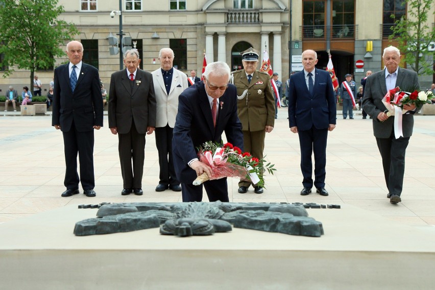 Narodowy Dzień Zwycięstwa w Lublinie. Obchody na pl. Litewskim. Zobacz zdjęcia