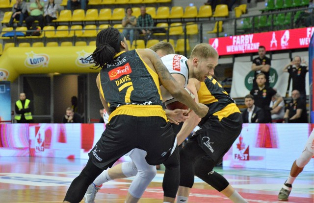 Koszykarze Enei Zastalu BC Zielona Góra pokonali zespół Trefla Sopot 91:66.