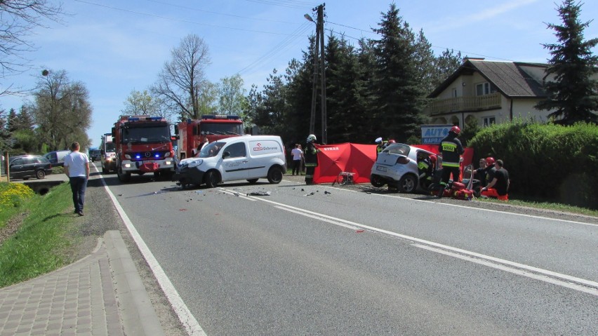 Cztery Osoby poszkodowane w wypadku w miejscowości Paprotnia...