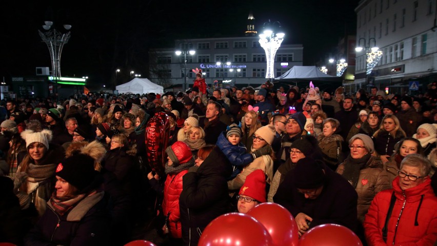 Światełko do nieba, licytacje i koncert Feel na finał WOŚP w...