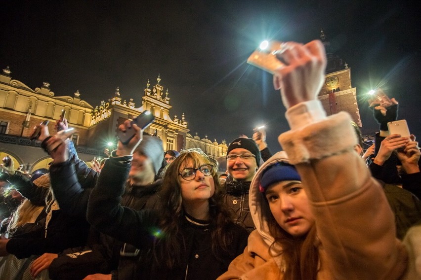 Sylwester w Krakowie 2018. Krakowianie powitali Nowy Rok! [ZDJĘCIA]