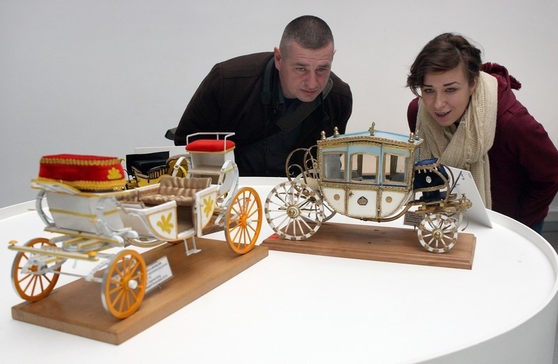 Modele konnych wozów Muzeum Techniki i Komunikacji