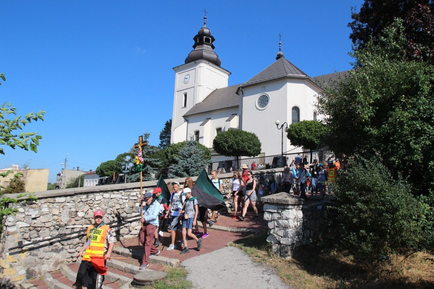 Będzin: pielgrzymka wyruszyła na Jasną Górę ZDJĘCIA