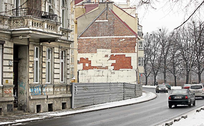 Wyburzone zabytkowe kamienice przy Wybrzeżu Wyspiańskiego