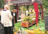 Wrocław: Pogrzeb księdza Eugeniusza Mitka na cmentarzu przy Bujwida
