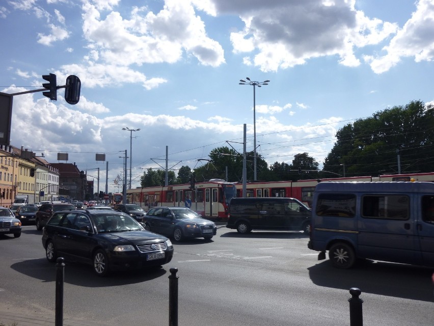 Przy Dworcu Głównym w Gdańsku zderzyły się tramwaje. Jedna osoba została ranna [ZDJĘCIA, WIDEO] 