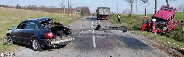 49-letni mieszkaniec powiatu chojnickiego zginął w wypadku w Świątkowie, gmina Bytów.