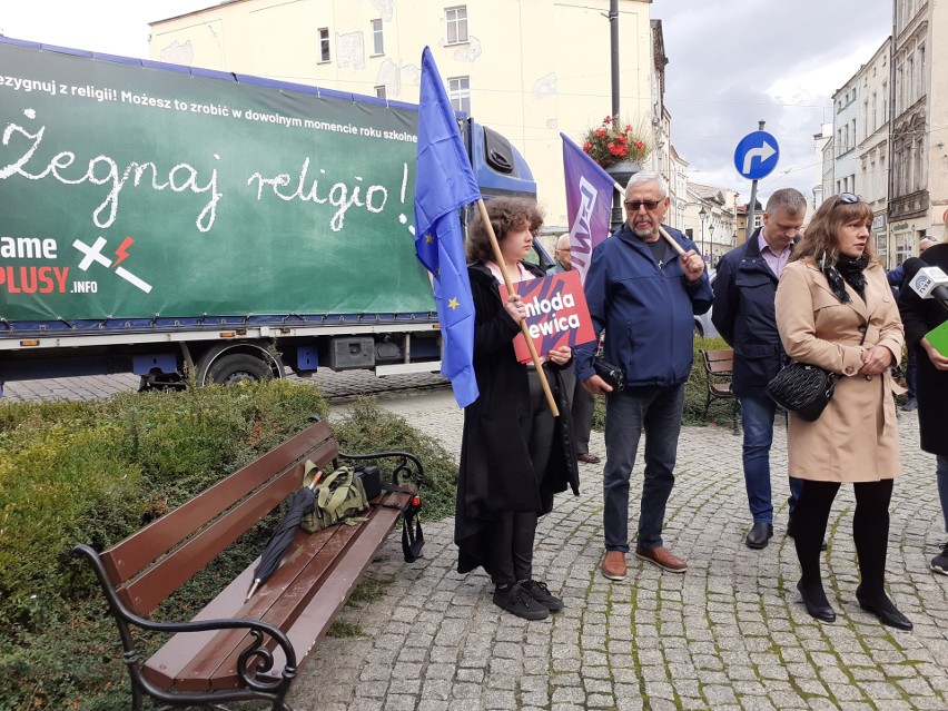 Aktywiści z Warszawy, lokalni działacze Lewicy zachęcali,...