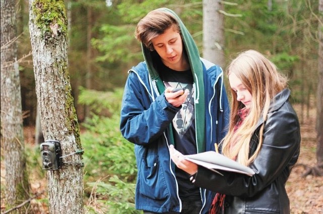Młodzież z dziesięciu podlaskich szkół samodzielnie robi zdjęcia w lasach regionu i zbiera nagrania