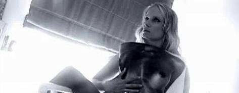 Małgorzata Cielecka nago wystąpiła w filmach najczęściej. Swego ciała nie boi się pokazywać także podczas sesji fotograficznych. Tutaj dla magazynu Malemen.