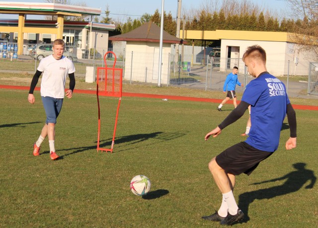 Alit Ożarów zagra najbliższy mecz z beniaminkiem, Spartą Kazimierza Wielka