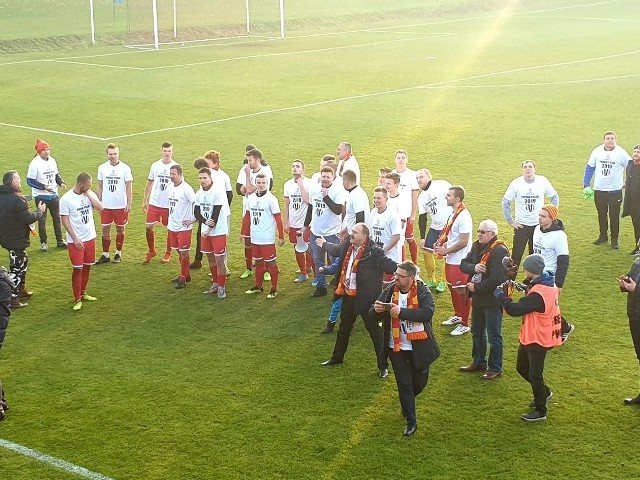 W zeszłym roku będąca wówczas ligę niżej Stella Luboń pokonała Huragan w finale okręgowego Pucharu Polski strefy poznańskiej 3:1. Teraz w półfinale znowu okazali się lepsi i wygrali 3:2.