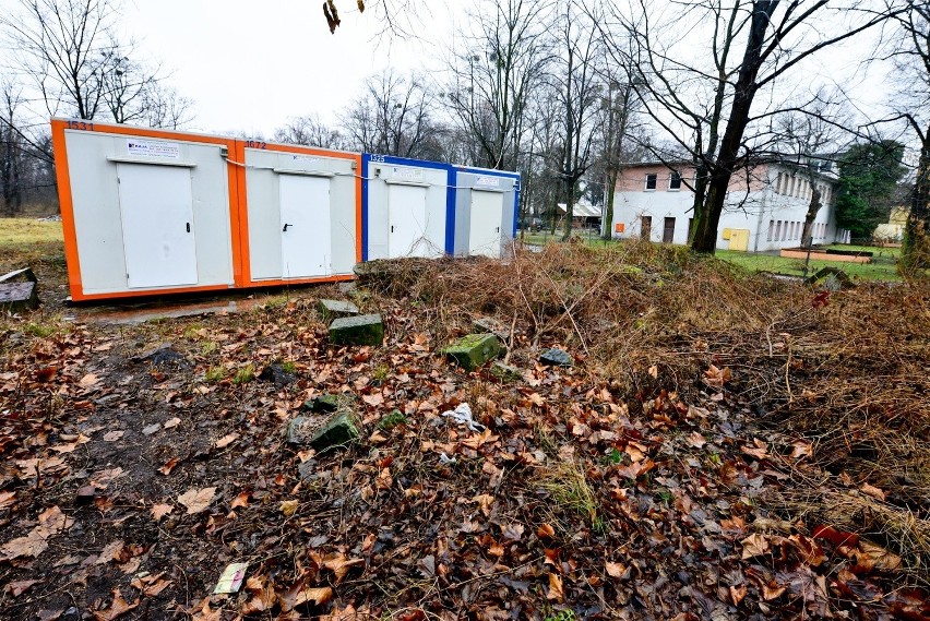 Wrocław: Kontenery dla Romów zniknęły. Przeniesiono je, "żeby było bezpieczniej"