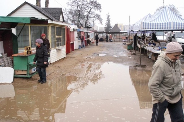 Kupcy narzekają na znaczne spadki obrotów. Nic dziwnego &#8211; klientów odstraszają takie widoki.