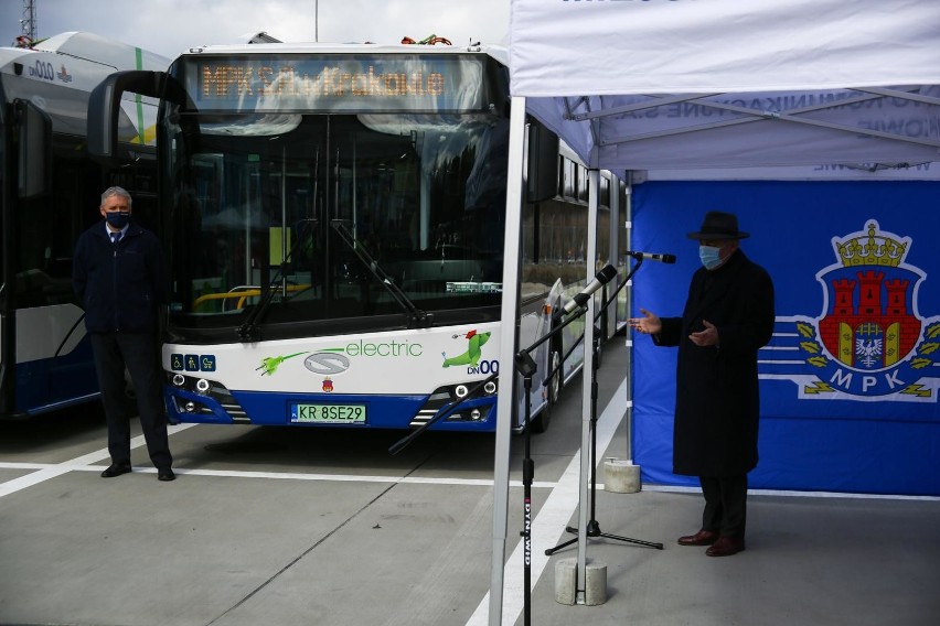 Kraków. Dostarczono nowe autobusy elektryczne. Wyjadą na linię nr 179 z Kurdwanowa do dworca [ZDJĘCIA]