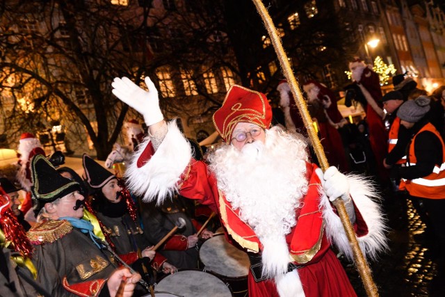 Święty Mikołaj znów w Gdańsku. Przypłynął we wtorek 5.12.2017 r. późnym wieczorem