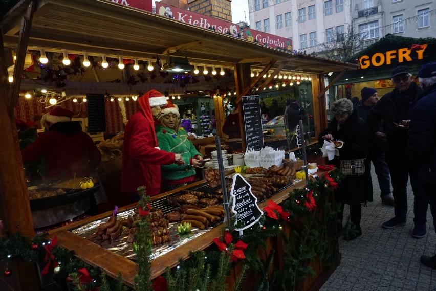 Jarmark na placu Wolności można odwiedzać do 21 grudnia w...