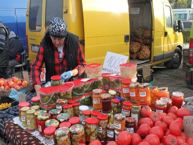 Na straganie Anny Pietrykowskiej można też kupić przetwory owocowo-warzywne własnej produkcji