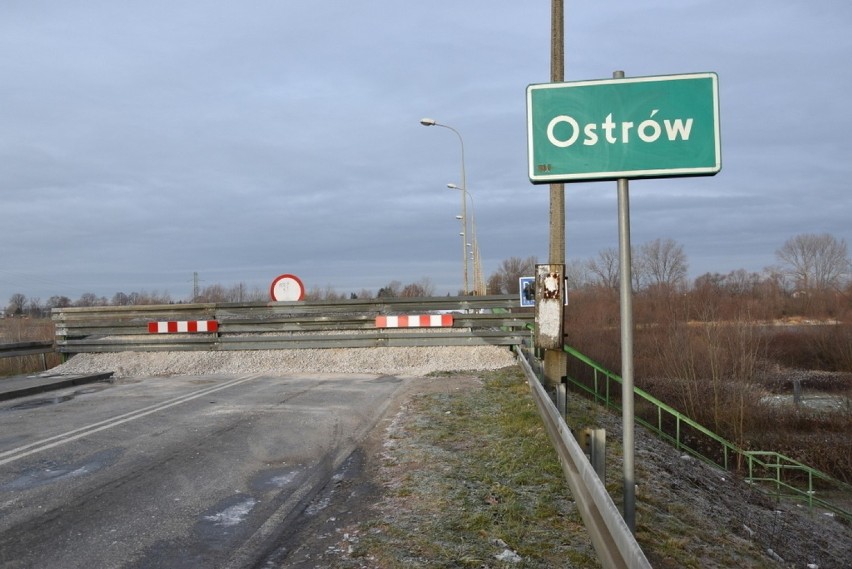 Posłowie opozycji apelują do premiera w sprawie mostu w Ostrowie